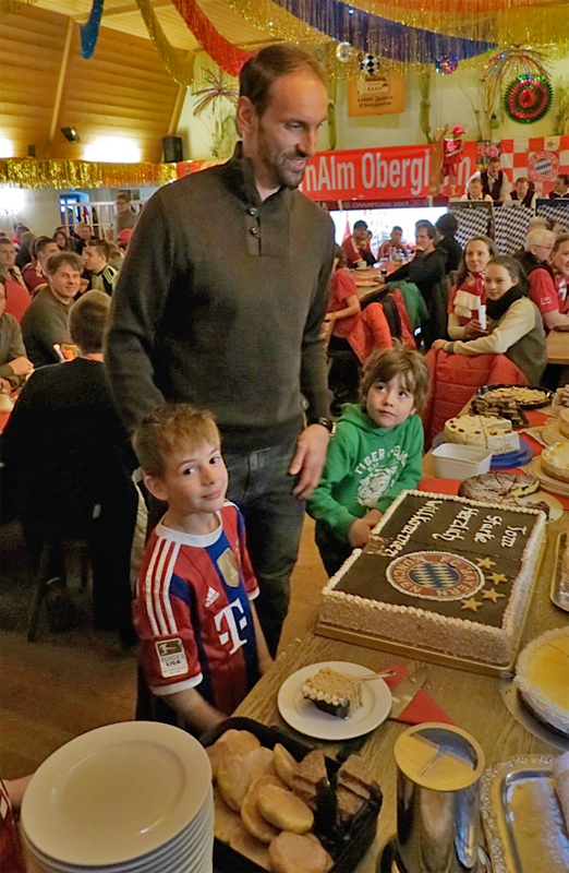 FC Bayern München Torwart Tom Starke zu Gast im Gasthaus Betz in Oberglaim